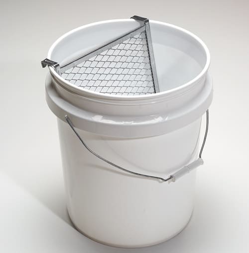 paint grid in bucket