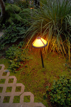 How to Install Outdoor Lighting | HomeTips