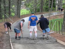 installing concrete driveway