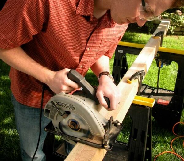 cutting post with a power circular saw