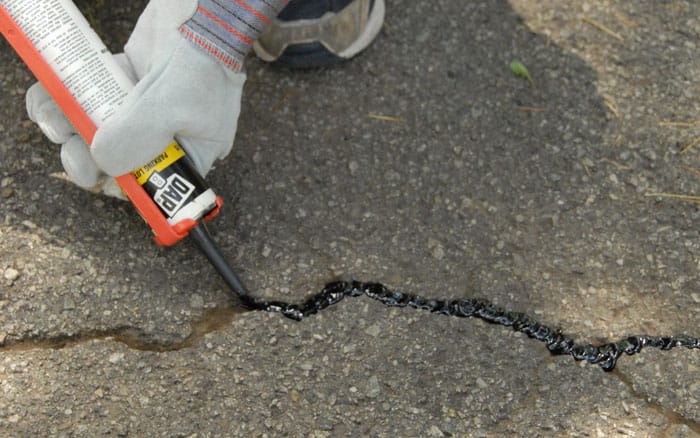 asphalt crack caulk