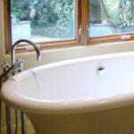 freestanding fiberglass bathtub