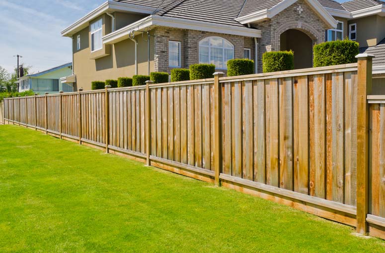 How to Plan the Perfect Fence | HomeTips