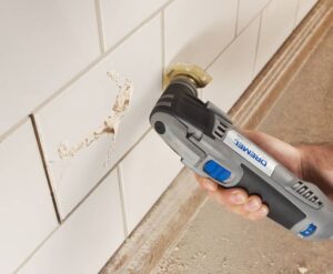 oscillating multi-tool grinds grout